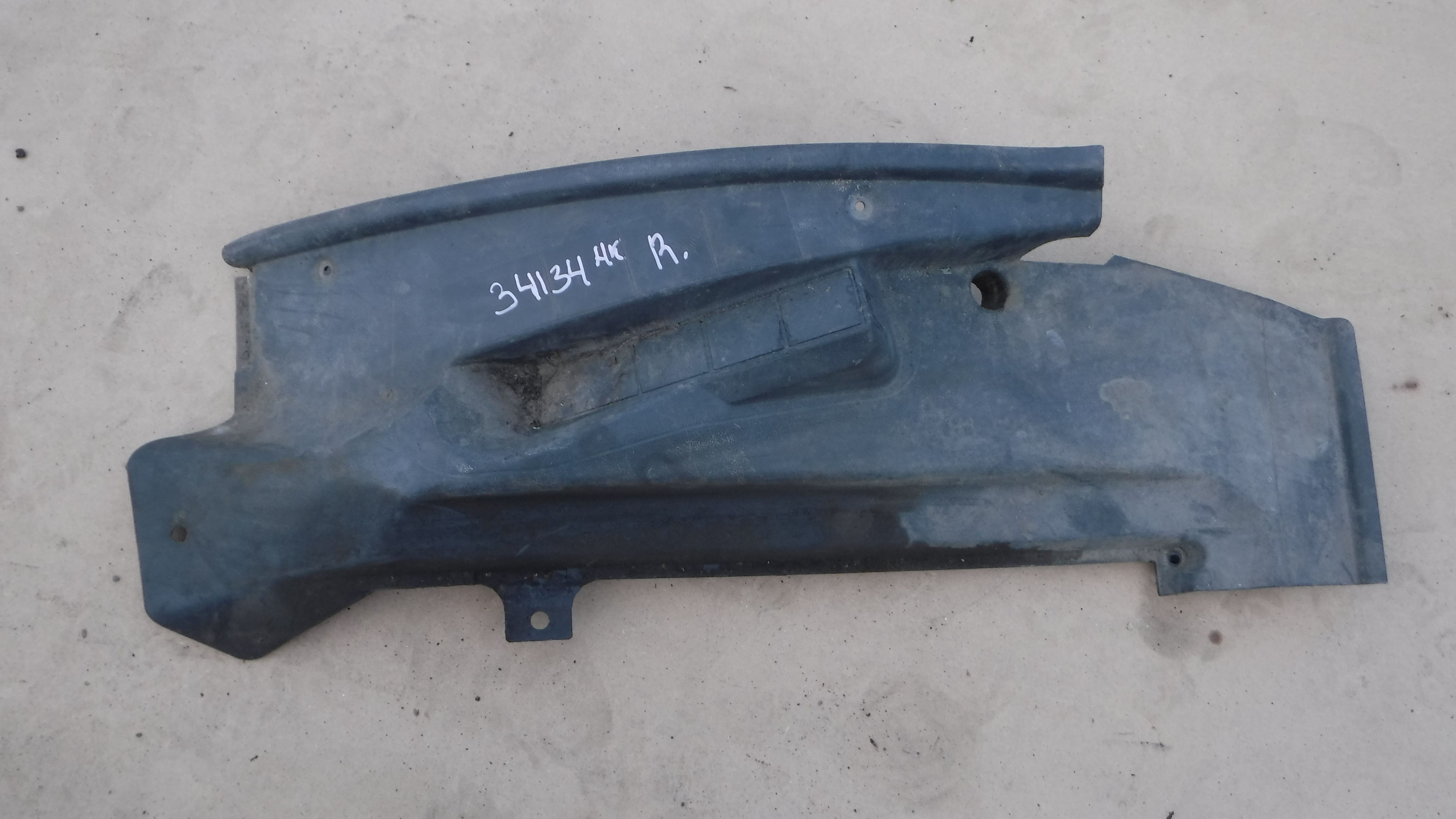 Накладка порога правая 9736842318 Mercedes AXOR евро5 2012